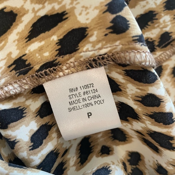 Silky leopard print dress. - Picture 5 of 6